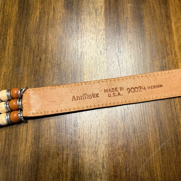 Vintage Ann Taylor Wood Bead South Western Leather Belt Size Medium - Picture 5 of 6